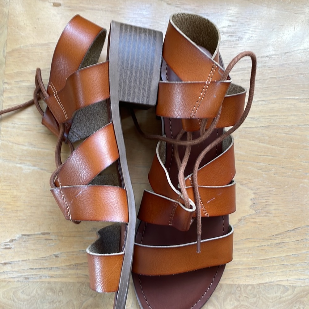 Sandals - Picture 2 of 5